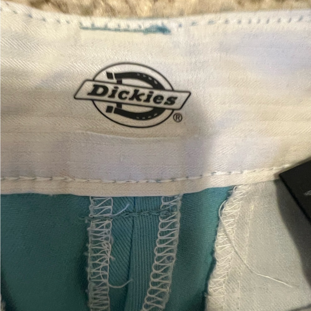 Women’s Dickies aqua blue crop pants 8 NWOT - Picture 2 of 4
